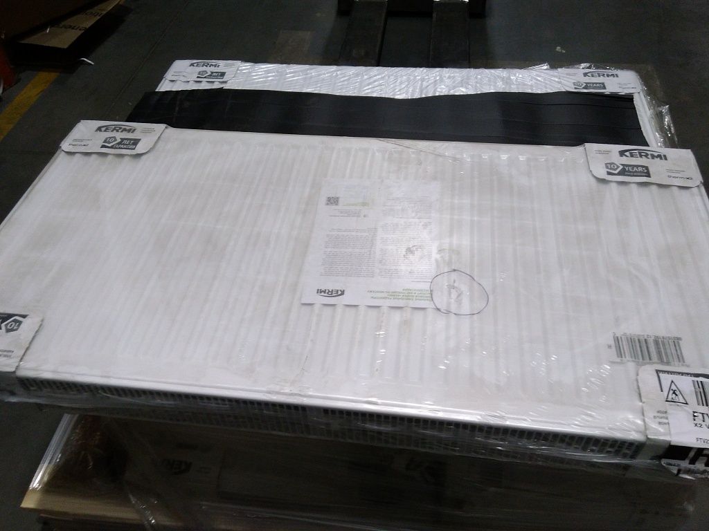 Уцененный товар (потертость): Стальной панельный радиатор Kermi Profil-V FT V 22/600/1200 нижнее подключение белый RAL 9016