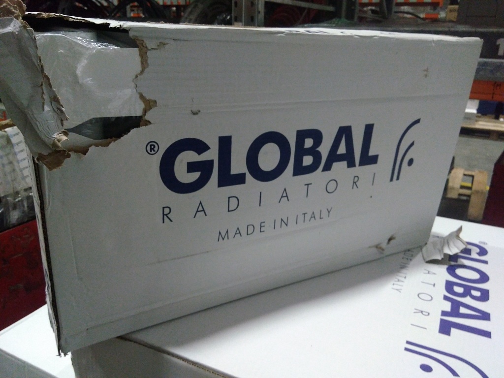 Уцененный товар (нарушена упаковка, царапина на ламели): Радиатор алюминиевый Global ISEO 500 4 секции боковое подключение (белый RAL 9010), IS05001004