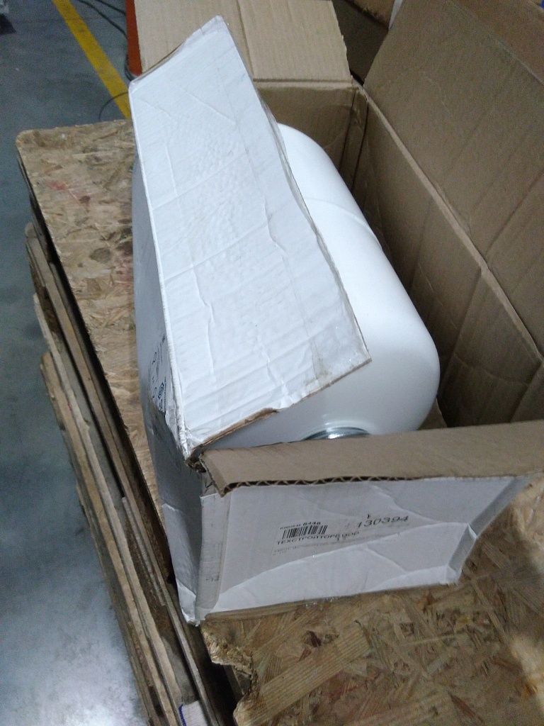 Уцененный товар (вмятины): Расширительный бак STOUT STW-0015 для ГВС 12 л. вертикальный (цвет белый), STW-0015-000012