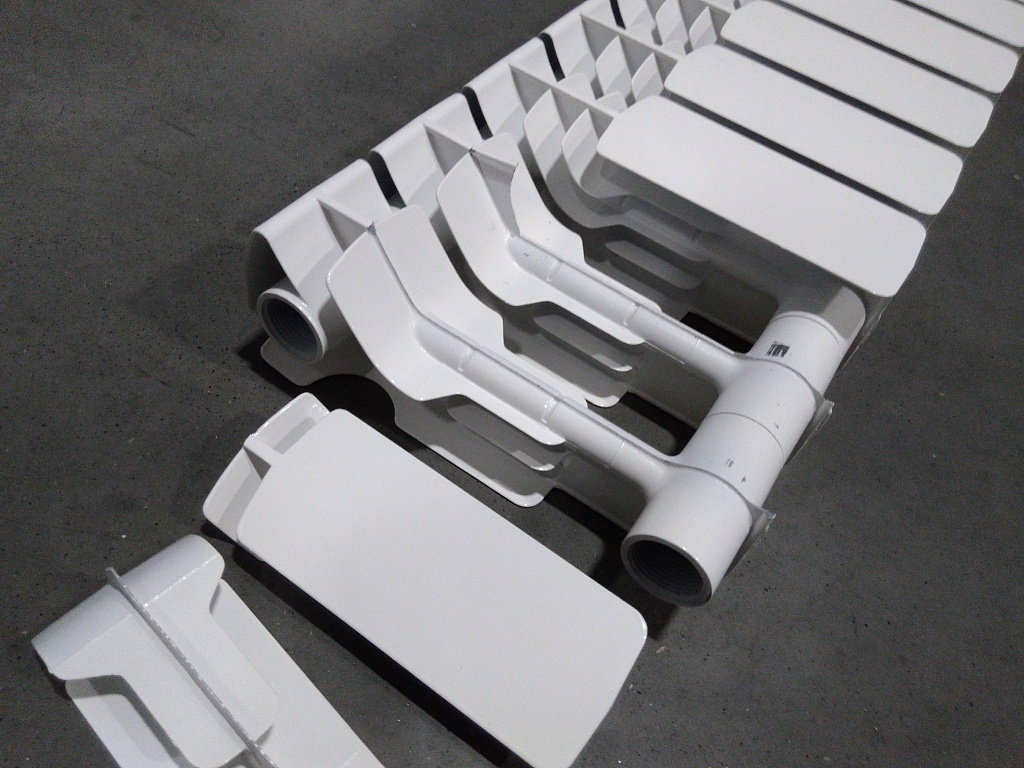 Уцененный товар (слом ламелей): Радиатор биметаллический ROMMER Plus BM 200 12 секций боковое подключение (RAL9016), RBM-3210-020012