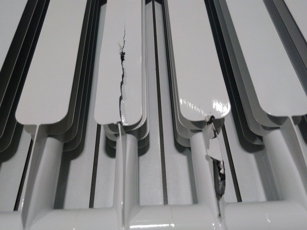 Уцененный товар (слом секции, замятие, трещина на ламели  (БОЙ СКЛАДА)): Радиатор алюминиевый ROMMER Profi 500 8 секции (AL500-80-80-100) (RAL9016), RAL-1210-050008