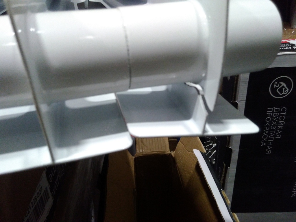 Уцененный товар (нетоварный вид упаковки, трещина ламели крайней секции): Радиатор биметаллический ROMMER Profi BM 350 12 секций боковое подключение (BI350-80-80-130) (RAL9016), RBM-1210-035012