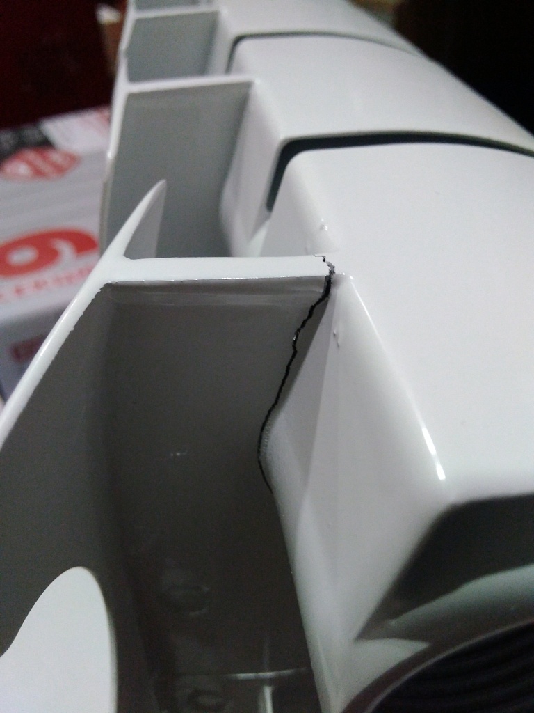 Уцененный товар (трещина ламели крайней секции): Радиатор биметаллический ROMMER Plus BM 200 6 секций боковое подключение (RAL9016), RBM-3210-020006