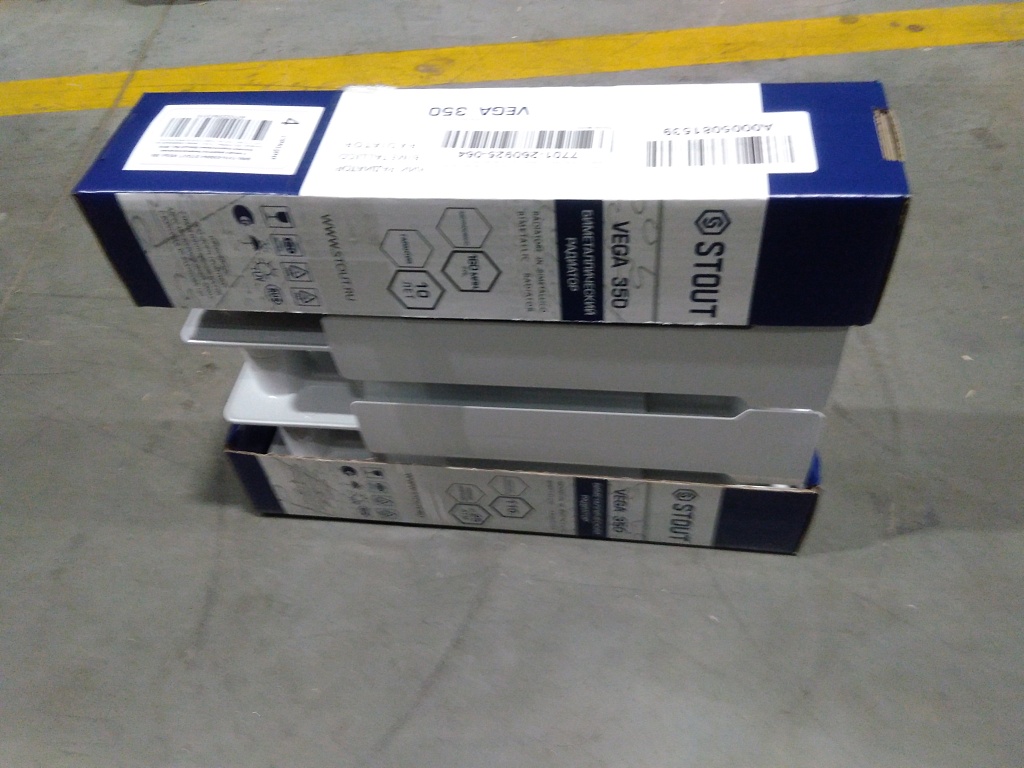 Уцененный товар (После фото нарушена упаковка): Радиатор биметаллический STOUT VEGA 350 4 секции боковое подключение (белый RAL 9016), SRB-1310-035004