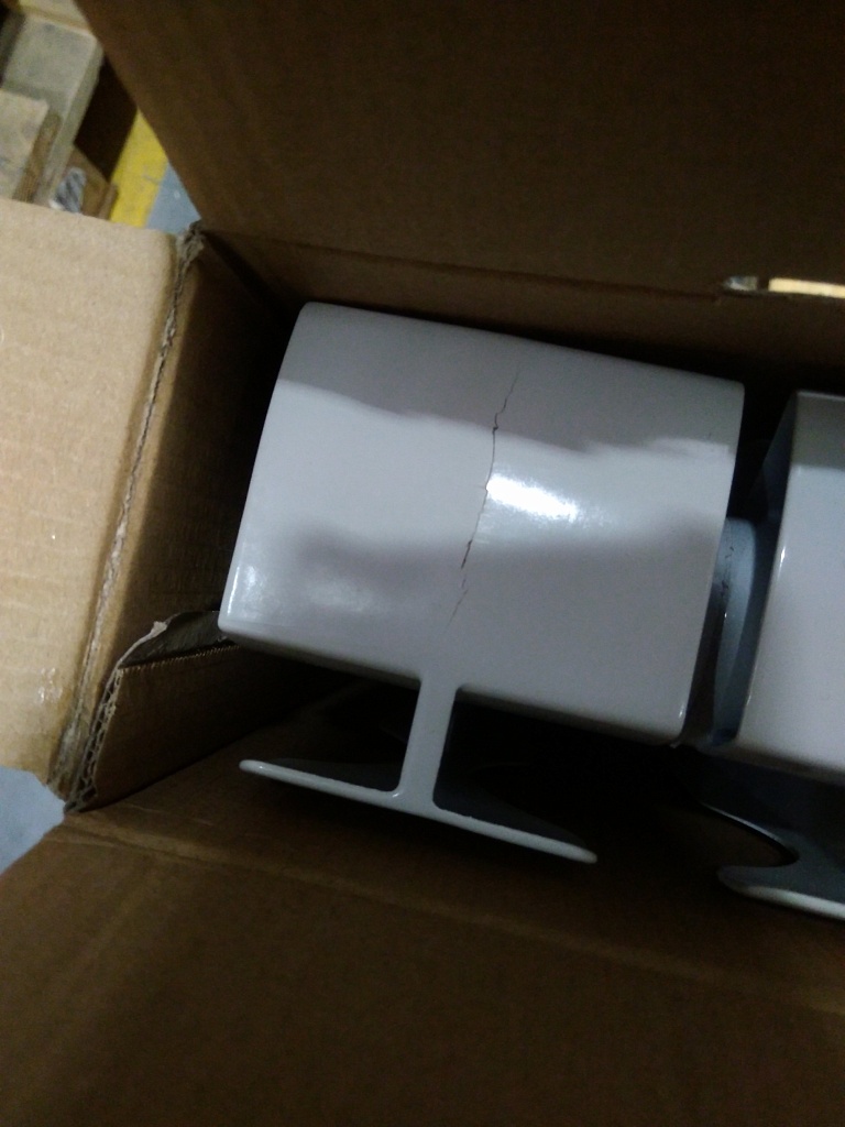 Уцененный товар (трещина в верхней части крайней секции): Радиатор биметаллический ROMMER Optima BM 500 8 секций боковое подключение (RAL9016), RBM-0210-050008