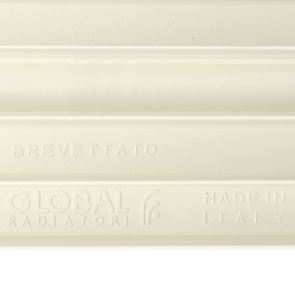 Радиатор биметаллический Global STYLE PLUS 350 12 секций боковое подключение (белый RAL 9010)