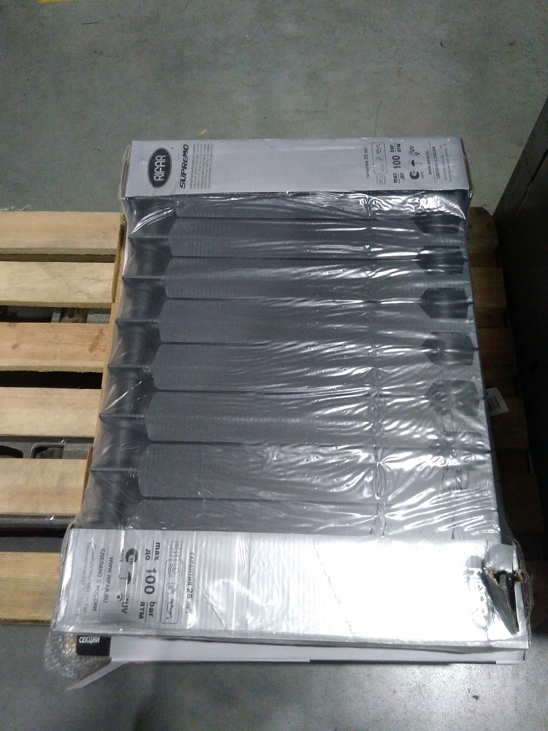 Уцененный товар (нарушена упаковка, царапина на ламелях): Радиатор биметаллический RIFAR SUPReMO VENTIL 500 SVR 10 секций нижнее правое подключение (Цвет АНТРАЦИТ), 4RS50.VR-10-AN