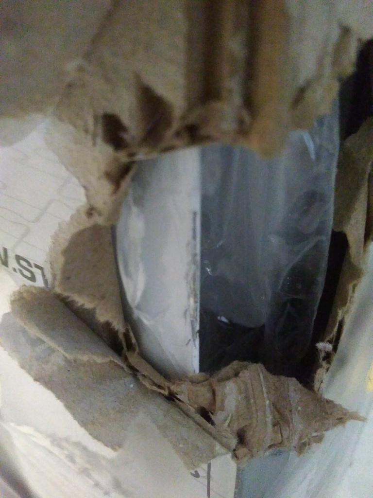 Уцененный товар (нарушена упаковка, потертость на ламели крайней секции): Радиатор алюминиевый STOUT VEGA 500 4 секций боковое подключение (белый RAL 9016), SRA-1310-050004