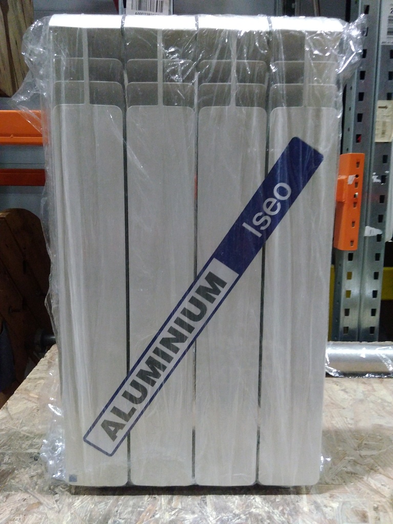 Уцененный товар (с экспозиции, отсутствует упаковка): Радиатор алюминиевый Global ISEO 500 4 секции боковое подключение (белый RAL 9010), IS05001004