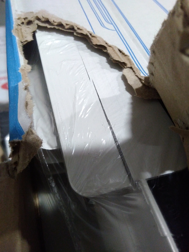 Уцененный товар (нарушена упаковка, трещина на тыльной стороне секции): Радиатор алюминиевый STOUT Bravo 500 12 секций боковое подключение RAL9010, SRA-0110-050012