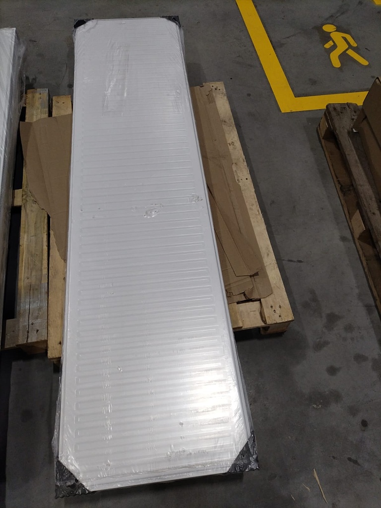 Уцененный товар (СКОЛ ЛКП / ПОВРЕЖДЕННЫЙ КОРПУС): Стальной панельный радиатор ROMMER Compact 21/500/2000 боковое подключение, RRS-2010-215200