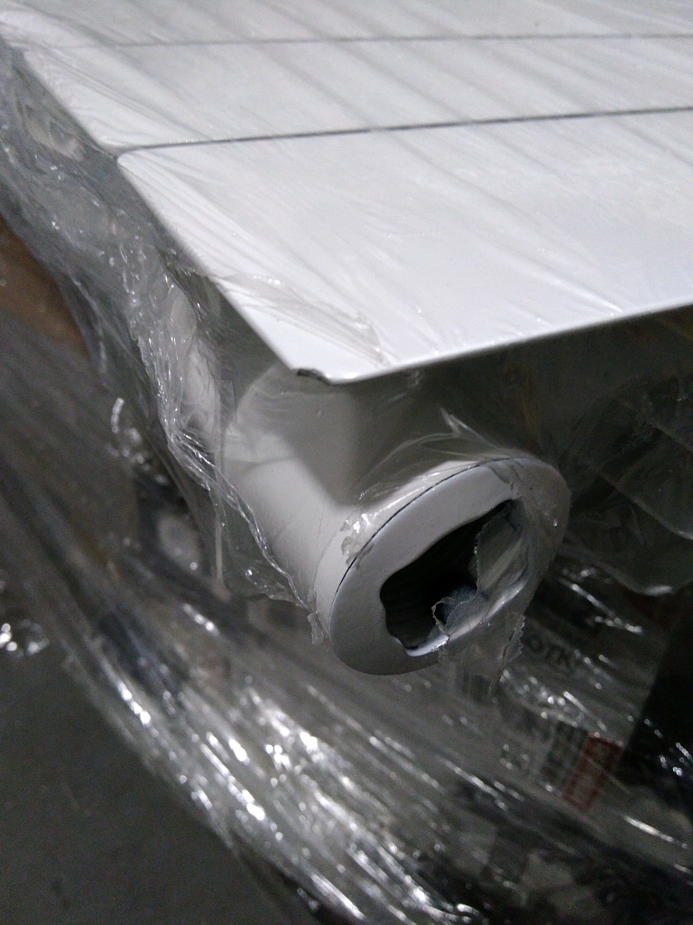 Уцененный товар (нетоварный вид упаковка, сколы на ламелях и нижних частях секций): Радиатор биметаллический STOUT STYLE 500 10 секций боковое подключение (белый RAL 9010)