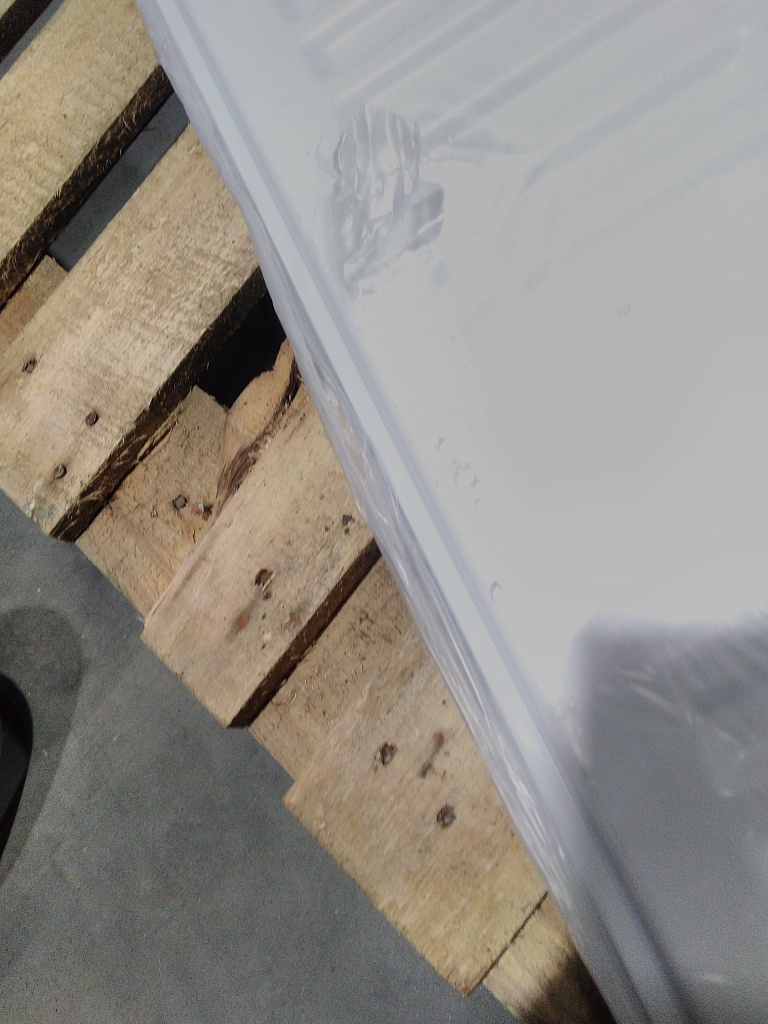 Уцененный товар (потертости): Стальной панельный радиатор ROMMER Ventil 22/200/2200 нижнее правое подключение, RRS-2020-222220