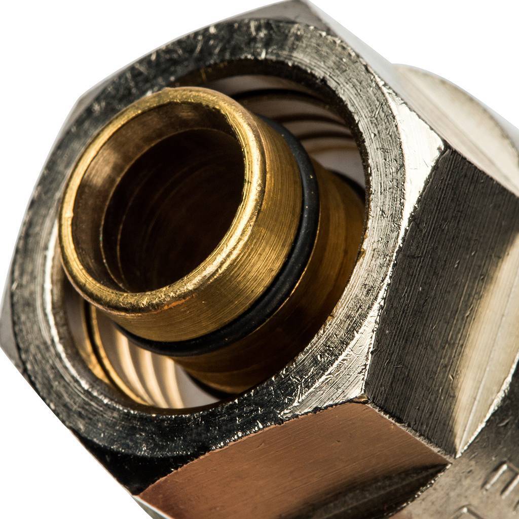 Угольник 90 с нар.резьбой Prandelli Multyrama (16х2,0х1/2) для металлопластиковых труб винтовой, 103.05.51.6