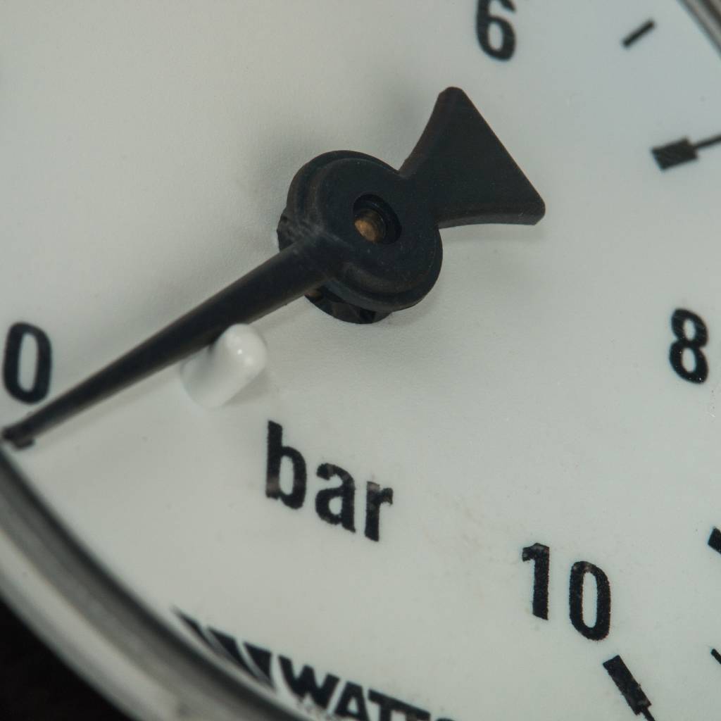 Манометр аксиальный WATTS 50мм 1/4 давление 10 бар