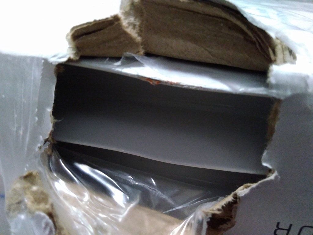 Уцененный товар (нарушена упаковка, замятие и сколы на крайней секции): Радиатор алюминиевый STOUT VEGA 500 10 секций боковое подключение (белый RAL 9016), SRA-1310-050010