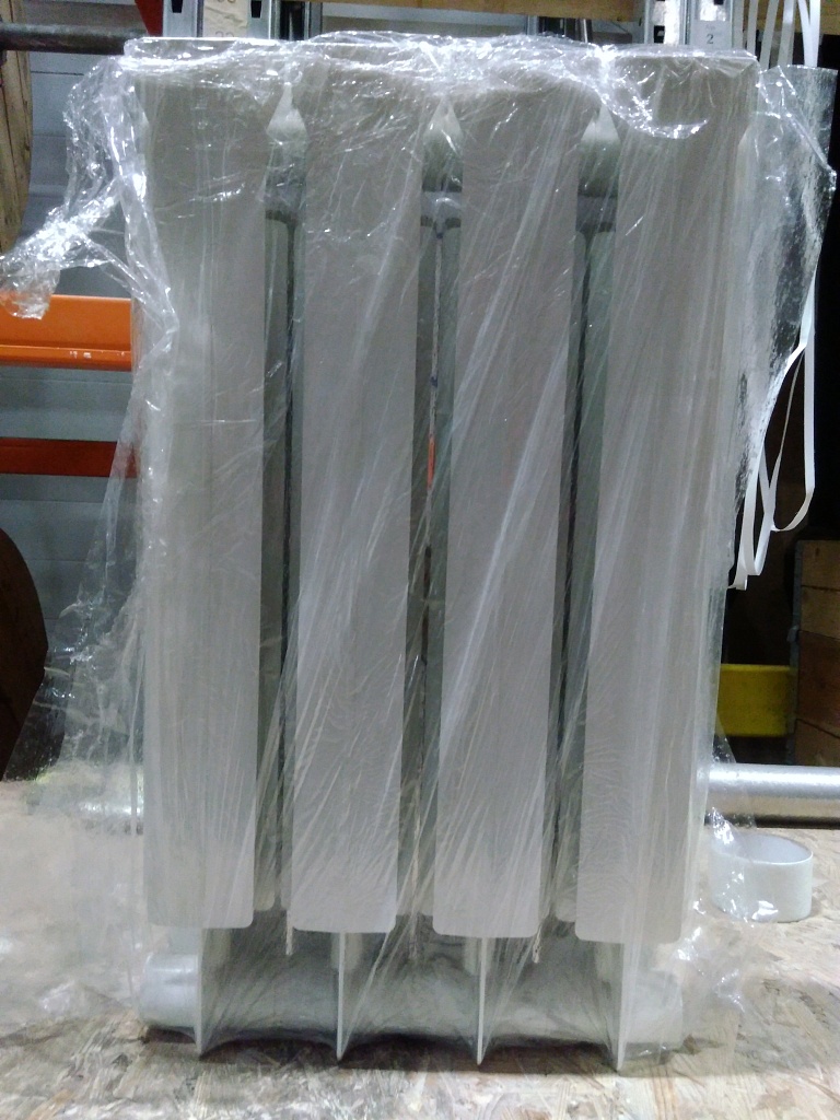 Уцененный товар (с экспозиции, отсутствует упаковка): Радиатор биметаллический Global STYLE EXTRA 500 4 секции боковое подключение (белый RAL 9010), STE05001004