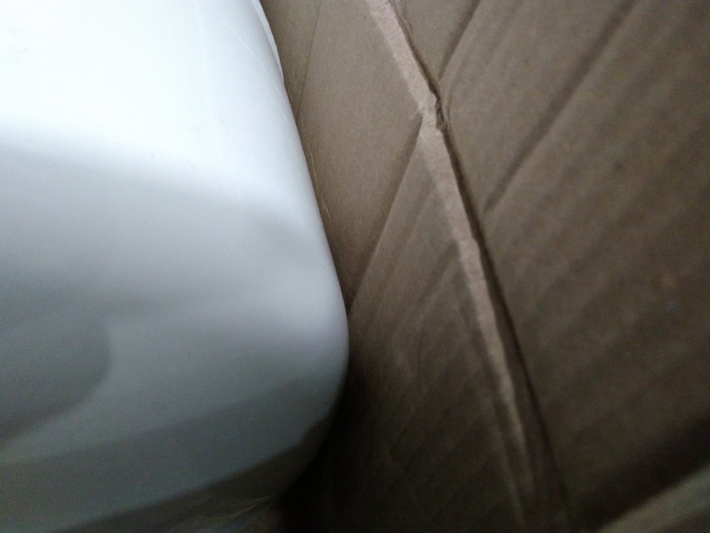 Уцененный товар (вмятины): Расширительный бак STOUT STW-0015 для ГВС 12 л. вертикальный (цвет белый), STW-0015-000012