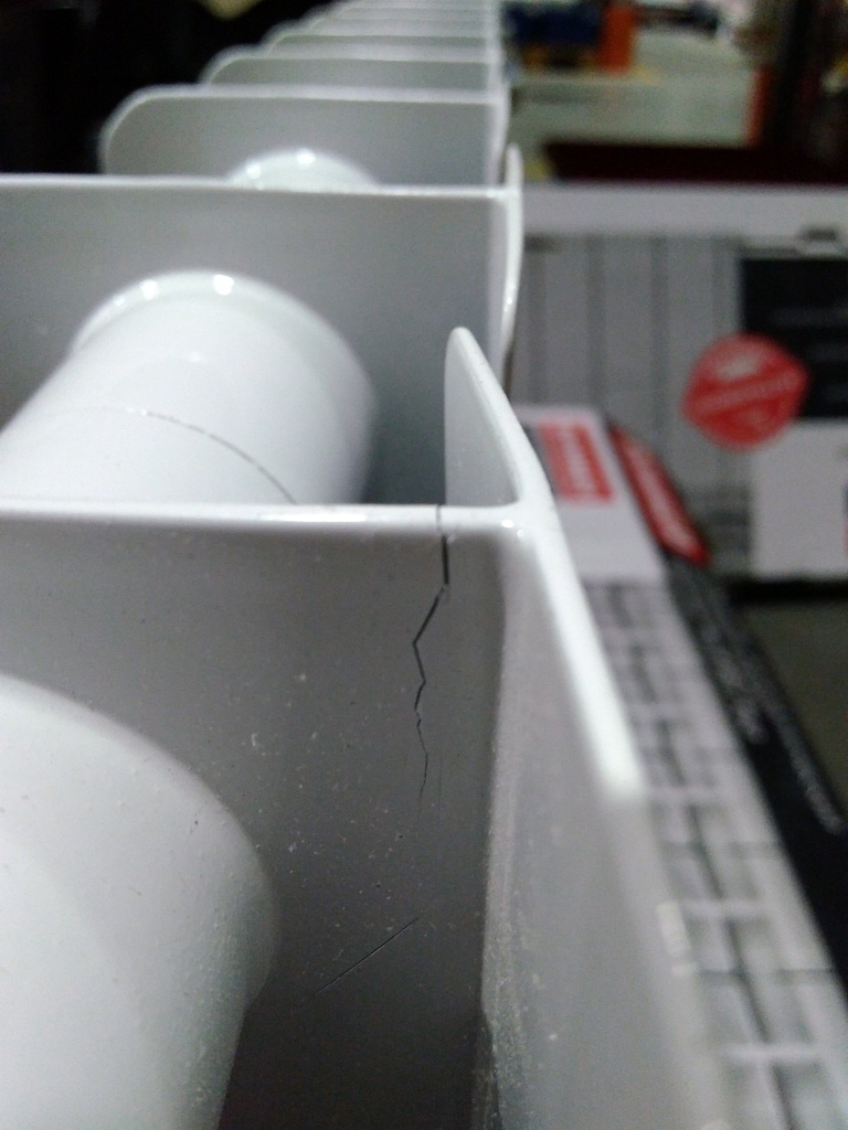 Уцененный товар (трещина ламели, потертость в верхней части крайней секции): Радиатор биметаллический ROMMER Profi BM 350 12 секций боковое подключение (BI350-80-80-130) (RAL9016), RBM-1210-035012