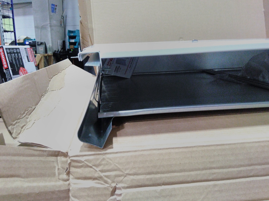 Уцененный товар (замятие ножки   (БОЙ СКЛАДА)): Шкаф распределительный встроенный STOUT 8-10 выходов (ШРВ-3) 670х125х746