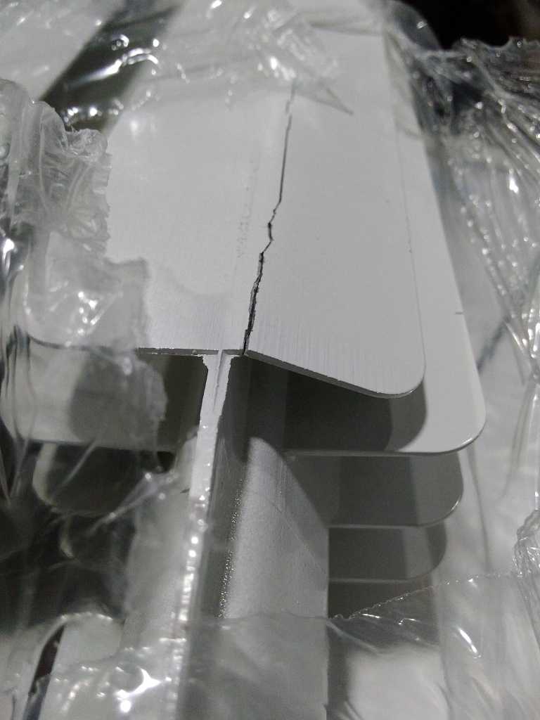 Уцененный товар (трещина на ламелях, нарушена упаковка): Радиатор алюминиевый Global ISEO 500 8 секций боковое подключение (белый RAL 9010), IS05001008