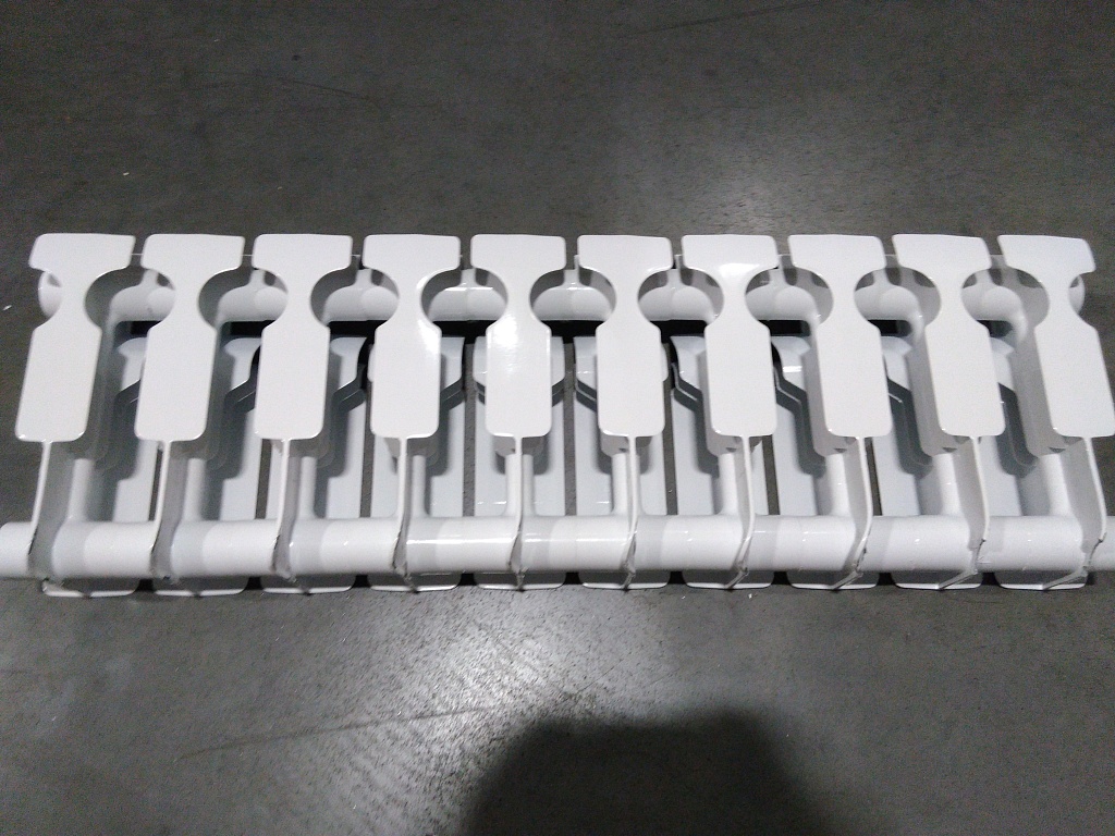 Уцененный товар (повреждения на нижних частях секций): Радиатор биметаллический ROMMER Plus BM 200 10 секций боковое подключение (RAL9016), RBM-3210-020010