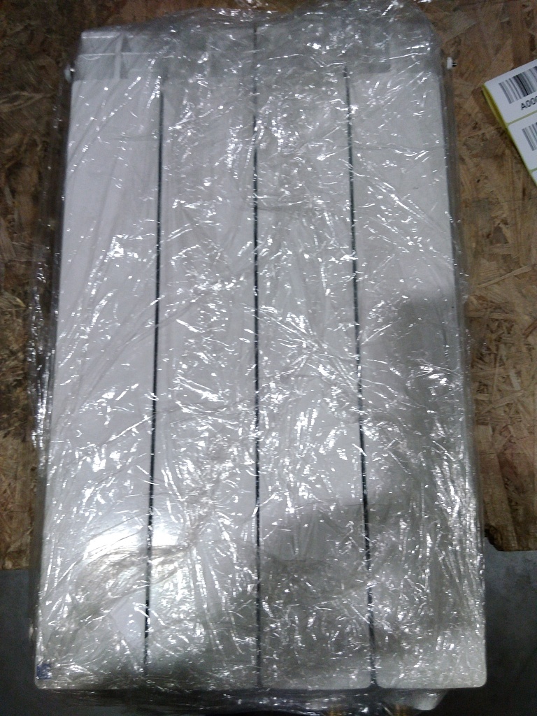 Уцененный товар (с экспозиции, отсутствует упаковка): Радиатор алюминиевый Global VOX- R 500 4 секции нижнее правое подключение (белый RAL 9010), 169528