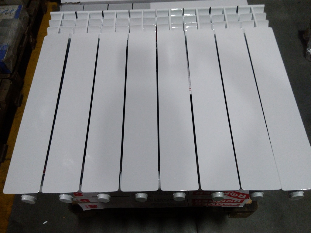 Уцененный товар (замятия, скол краски на ламели крайней секции  (БОЙ СКЛАДА)): Радиатор алюминиевый ROMMER Profi 500 8 секции (AL500-80-80-100) (RAL9016), RAL-1210-050008