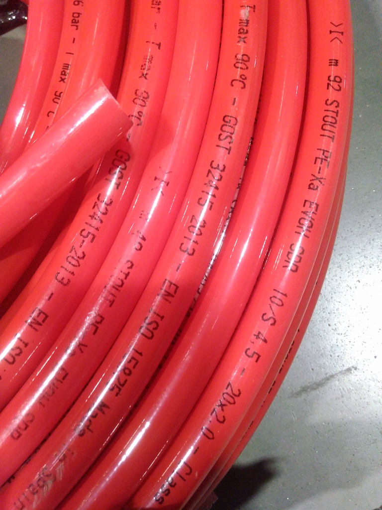 Уцененный товар (много потертостей, царапин): Труба из сшитого полиэтилена STOUT PEX 20х2, SPX-0002-002020