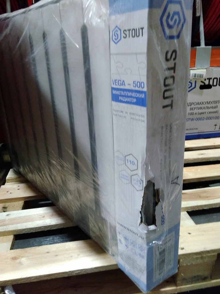 Уцененный товар (нарушена упаковка, скол краски и замятие на крайней секции): Радиатор биметаллический STOUT VEGA 500 10 секций боковое подключение (белый RAL 9016), SRB-1310-050010