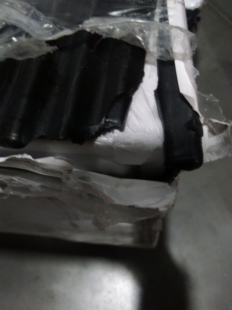 Уцененный товар (потертости): Стальной панельный радиатор ROMMER Ventil 22/200/2200 нижнее правое подключение, RRS-2020-222220