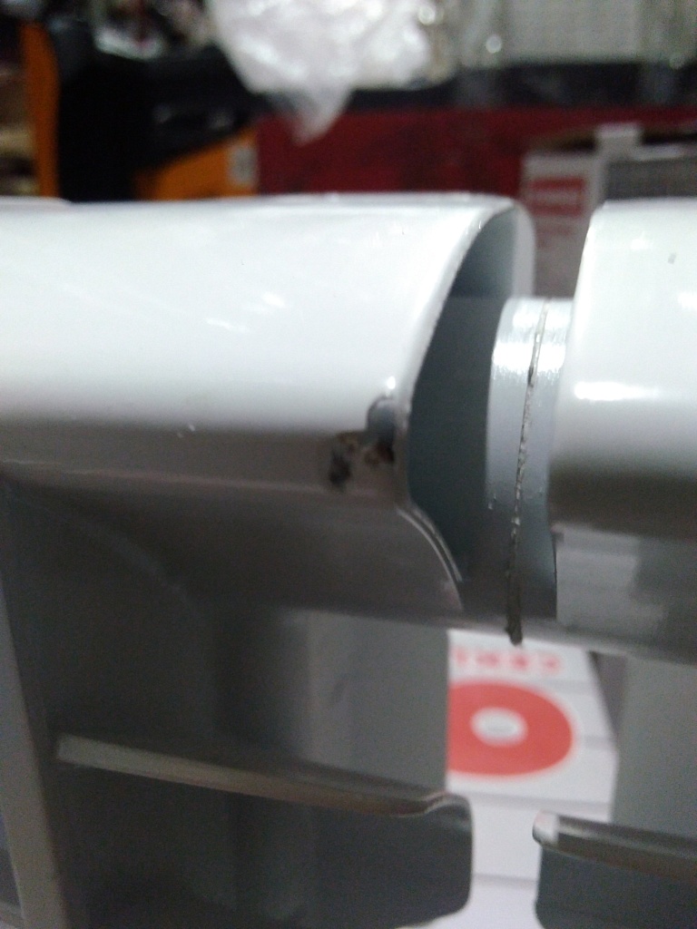 Уцененный товар (сколы краски в верхних частях секций): Радиатор биметаллический ROMMER Plus BM 200 6 секций боковое подключение (RAL9016), RBM-3210-020006