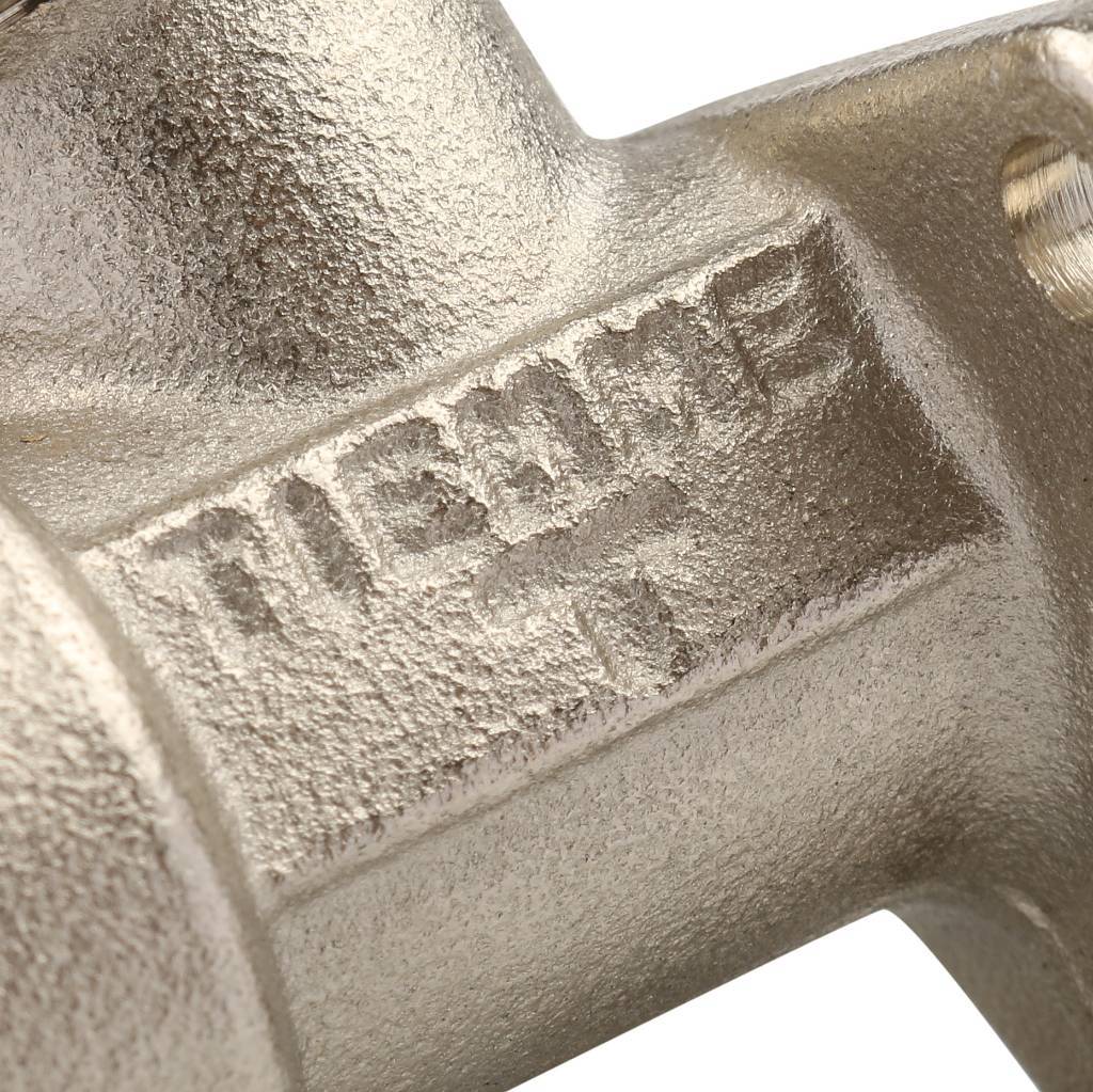 Угольник TIEMME с внутренней резьбой с креплением (16х2.0х1/2) для металлопластиковых труб винтовой, 1600003