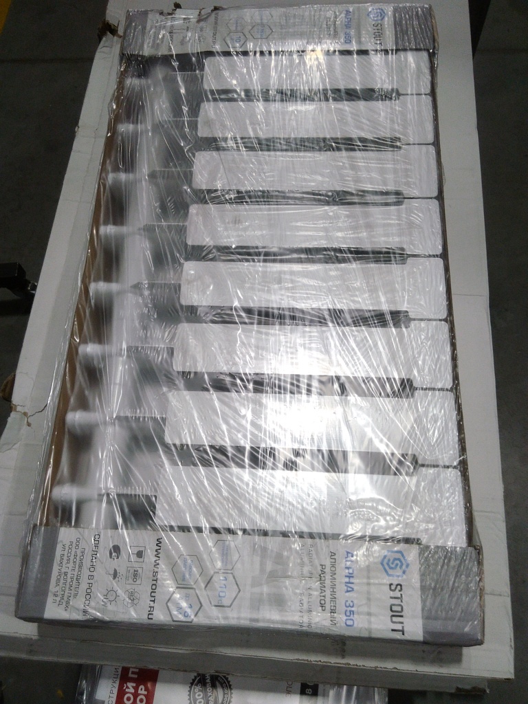 Уцененный товар (Повреждение присоеденительного коллектора): Радиатор алюминиевый STOUT ALPHA 350 10 секций боковое подключение (белый RAL 9016), SRA-2310-035010