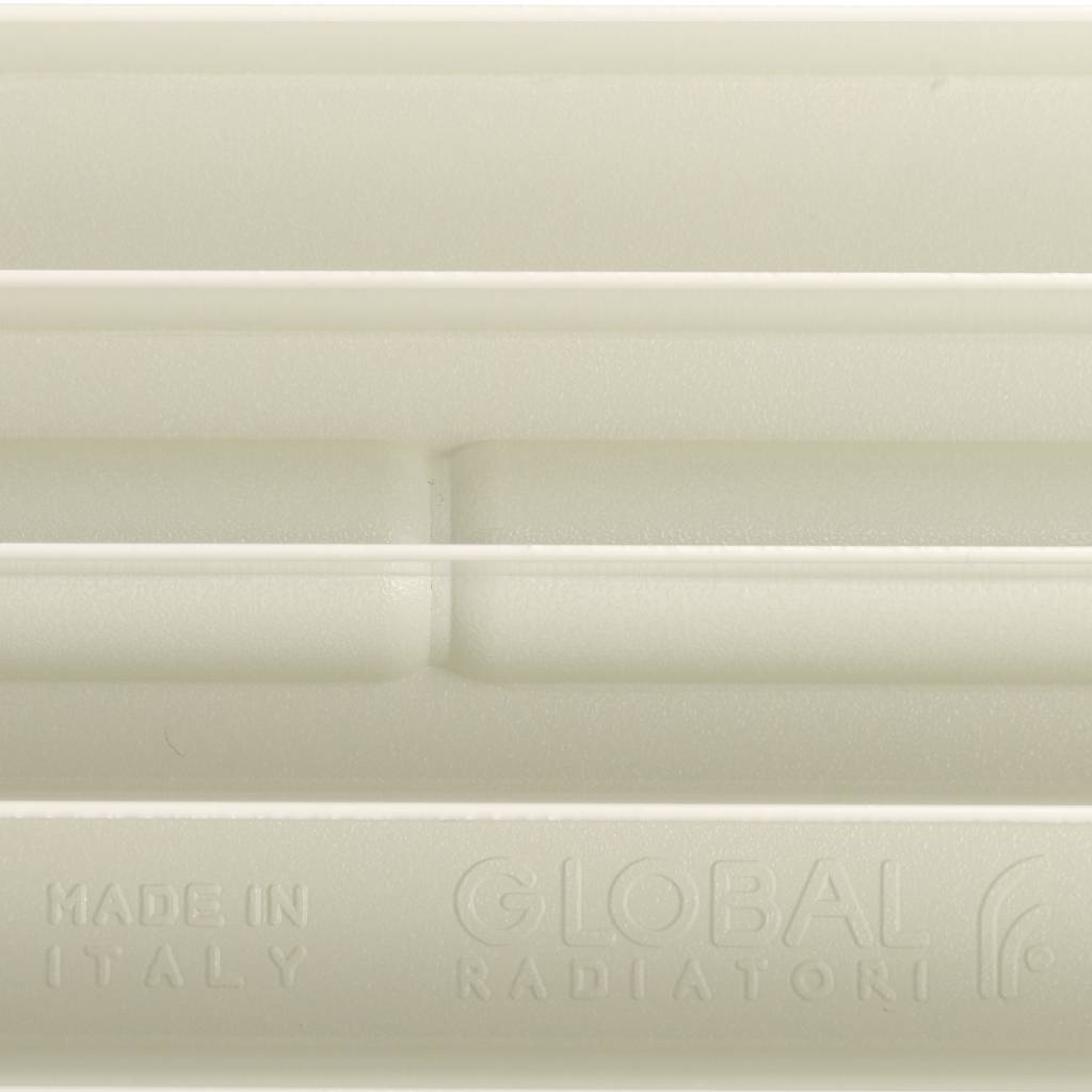 Радиатор биметаллический Global STYLE PLUS 350 4 секции боковое подключение (белый RAL 9010), STP03501004