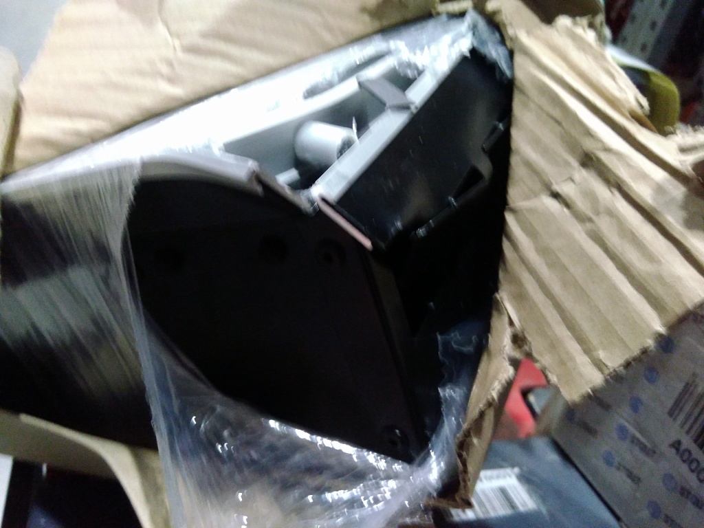 Уцененный товар (нарушена упаковка, замятие корпуса и решетки): Внутрипольный конвектор STOUT SCN-1100 110х190х1800 (Решётка роликовая) правое подключение, SCN-1100-1119180