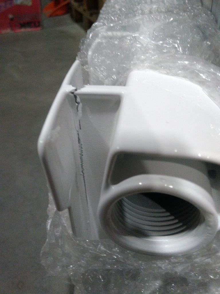 Уцененный товар (трещина на ламели крайней секции): Радиатор биметаллический ROMMER Profi BM 350 12 секций боковое подключение (BI350-80-80-130) (RAL9016), RBM-1210-035012