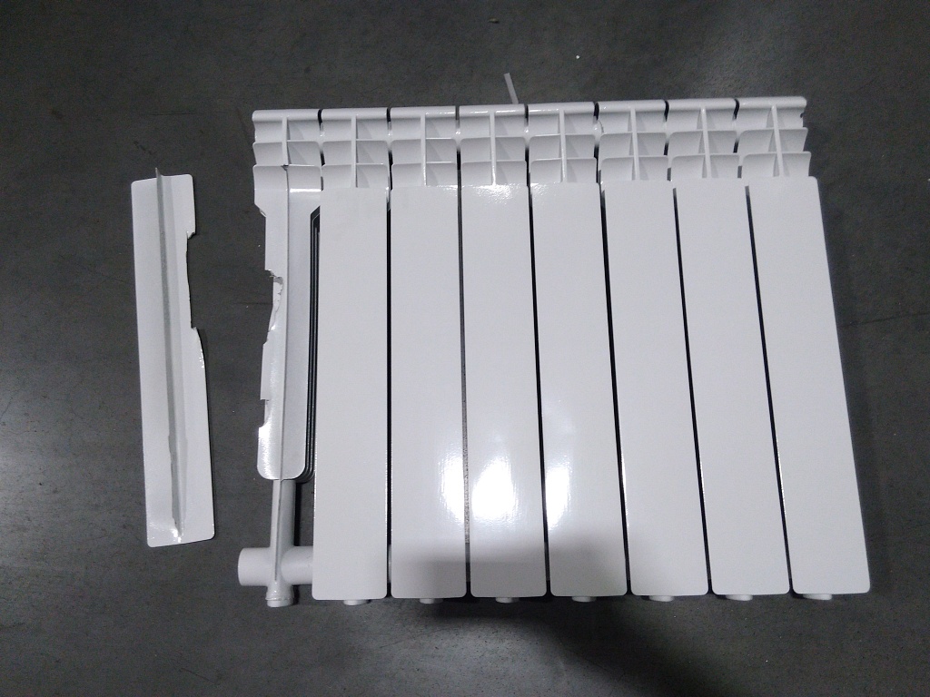Уцененный товар (слом секции, замятие, трещина на ламели  (БОЙ СКЛАДА)): Радиатор алюминиевый ROMMER Profi 500 8 секции (AL500-80-80-100) (RAL9016), RAL-1210-050008