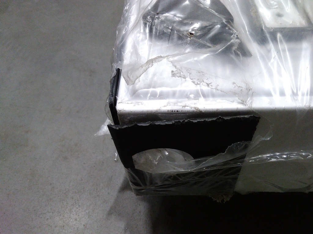 Уцененный товар (потертости на боковой панели): Стальной панельный радиатор ROMMER Ventil 22/400/2600 нижнее правое подключение, RRS-2020-224260