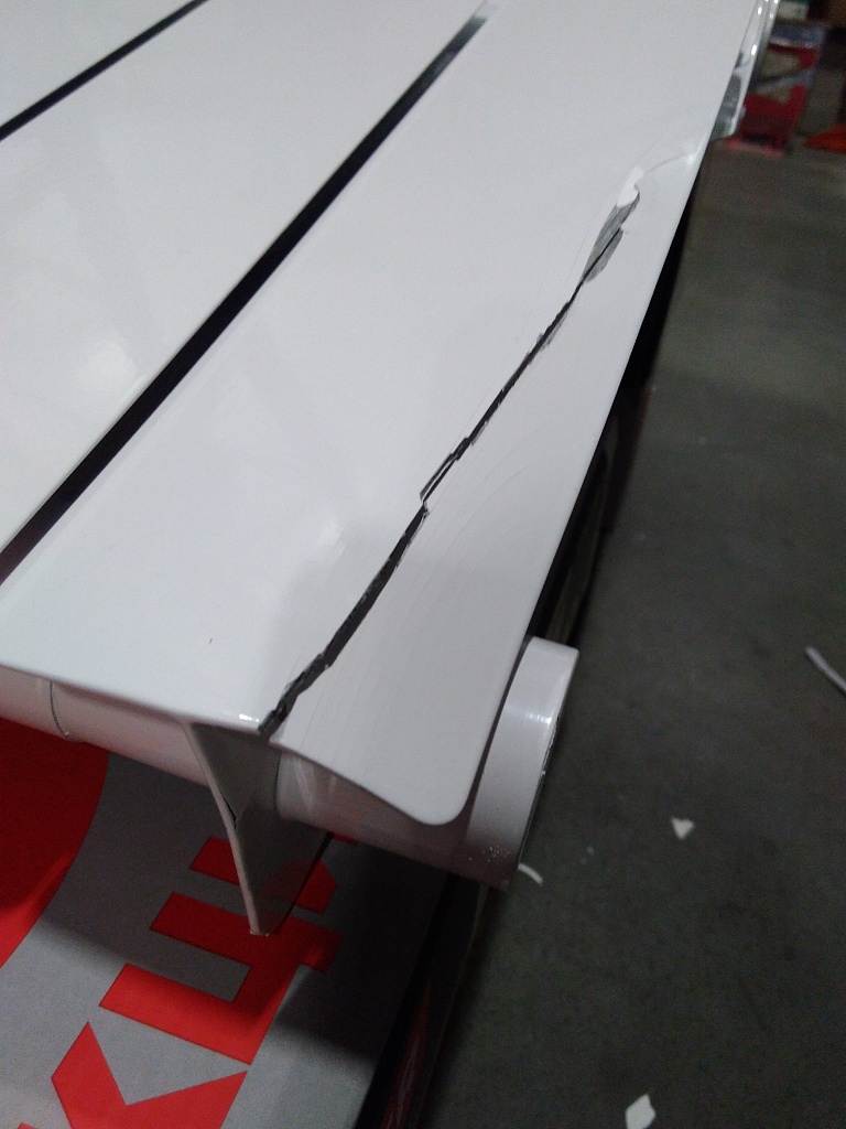 Уцененный товар (трещина на ламели крайней секции): Радиатор биметаллический ROMMER Profi BM 350 10 секций боковое подключение (BI350-80-80-130) (RAL9016), RBM-1210-035010