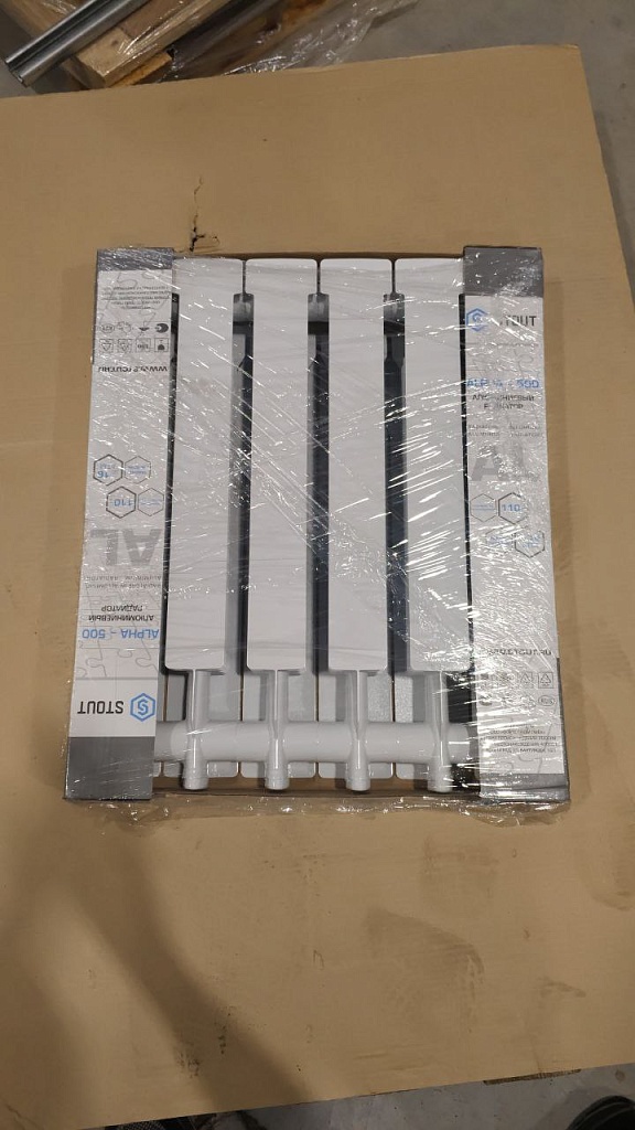 Уцененный товар (нарушена упаковка, потертость на ламели): Радиатор алюминиевый STOUT ALPHA 500 6 секций боковое подключение (белый RAL 9016), SRA-2310-050006