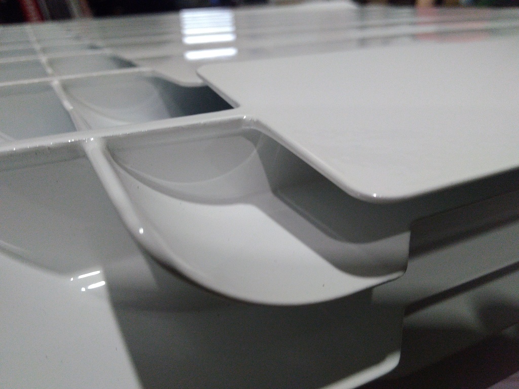 Уцененный товар (замятия, скол краски на ламели крайней секции  (БОЙ СКЛАДА)): Радиатор алюминиевый ROMMER Profi 500 8 секции (AL500-80-80-100) (RAL9016), RAL-1210-050008