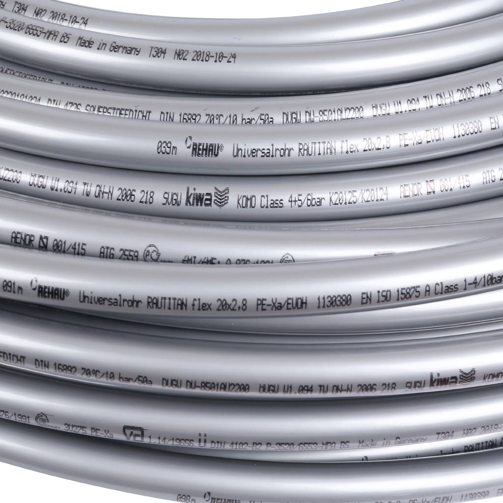 Труба универсальная РЕХАУ RAUTITAN flex 20х2.8 мм, бухта 100 м из сшитого полиэтилена PEX, 11303801100