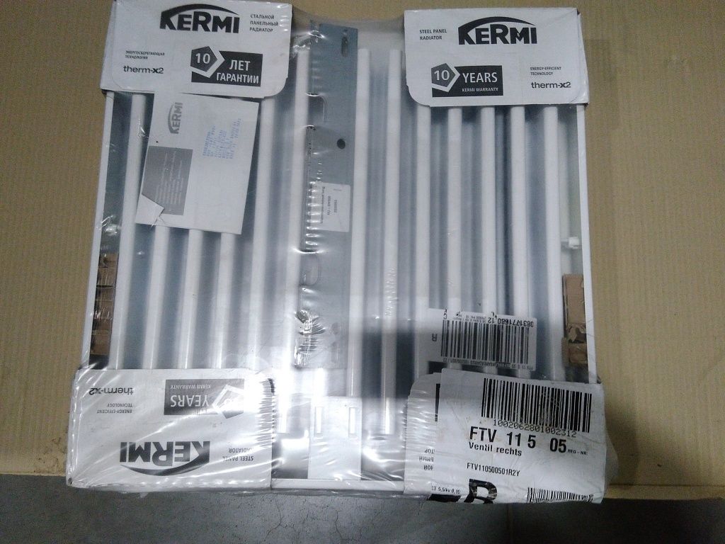 Уцененный товар (потертость на лицевой панели): Стальной панельный радиатор Kermi Profil-V FTV 11/500/500 нижнее подключение белый RAL 9016, FTV110500501R2Y