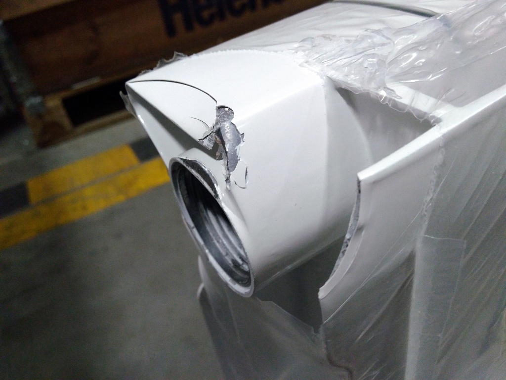 Уцененный товар (сколы на крайней секции): Радиатор биметаллический STOUT Space 500 4 секции боковое подключение RAL9016, SRB-0310-050004