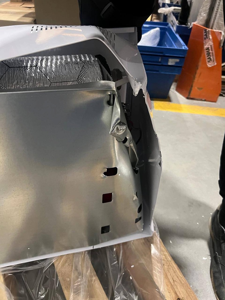 Уцененный товар (на запчасти( сильная деформация)): Котел электрический 14 кВ STOUT SEB PLUS SEB-2201-000014