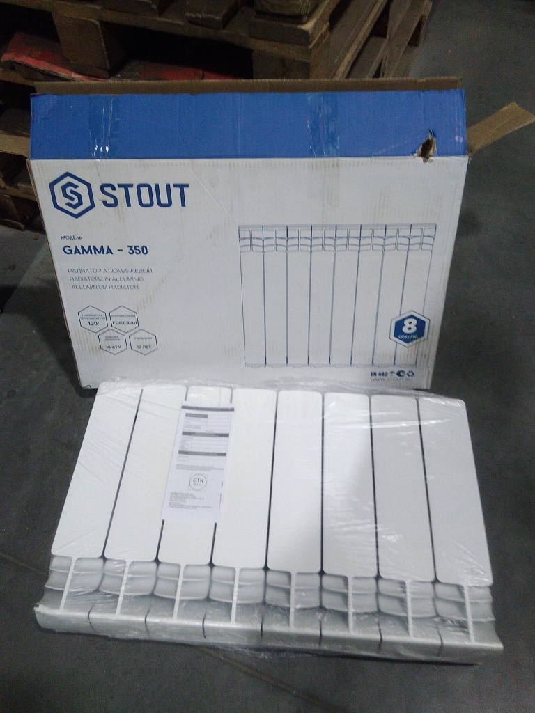 Уцененный товар (вмятина в верхней части крайней секции): Радиатор алюминиевый STOUT GAMMA 350 8 секций боковое подключение (белый RAL 9010), SRA-3310-035008