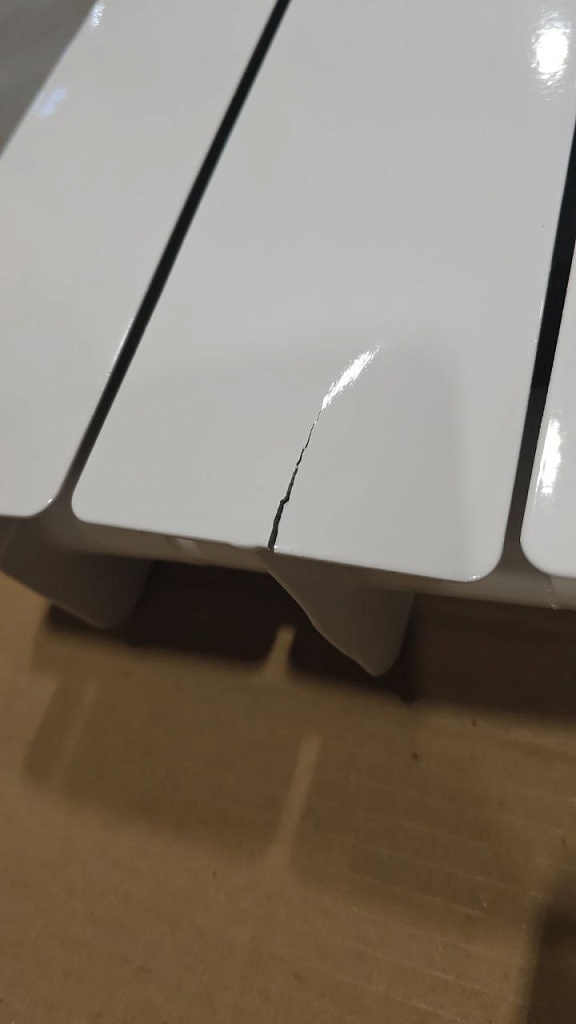 Уцененный товар (трещина на ламели): Радиатор биметаллический ROMMER Profi BM 350 10 секций боковое подключение (BI350-80-80-130) (RAL9016), RBM-1210-035010