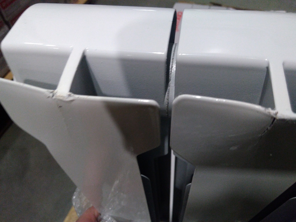 Уцененный товар (сломаны секции, вмятины, трещины  (БОЙ СКЛАДА)): Радиатор алюминиевый ROMMER Profi 500 8 секции (AL500-80-80-100) (RAL9016), RAL-1210-050008