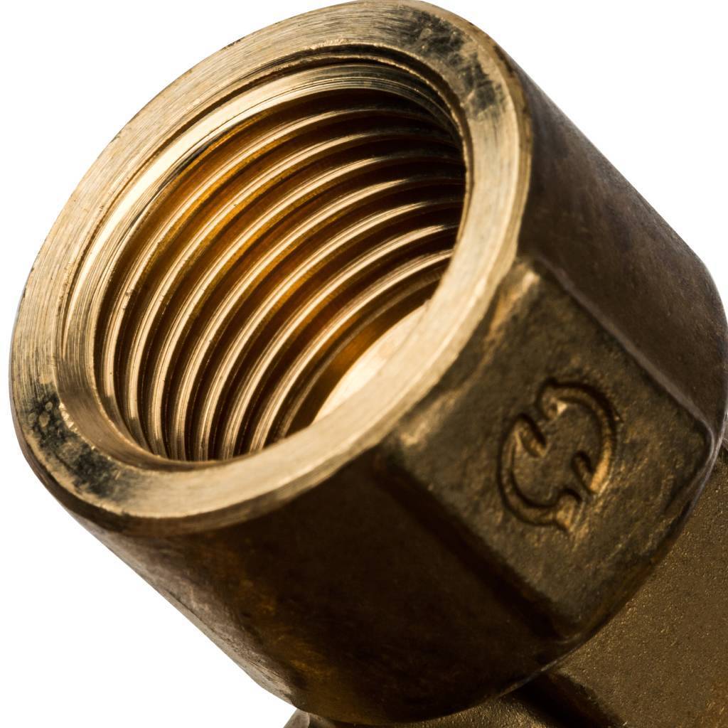 Угольник STOUT настенный с креплением 16xRp 1/2 для труб из сшитого полиэтилена аксиальный